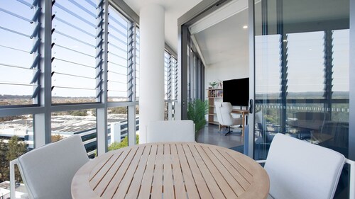 Modern Splendour, Macquarie Park I90