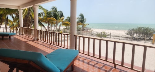 Ocean Front, Accessible, 3-bdrm Home! 