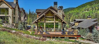 Heavens Gate ~ Ski in/out & Hot Tub ~ Sleeps 26