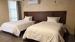 Standard Double Room | WiFi (free), bed sheets - Moreira Hotel Boutique (Mérida)