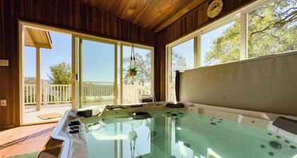 Hilltop Manor- Views - Family Home/Private - Pool and Spa