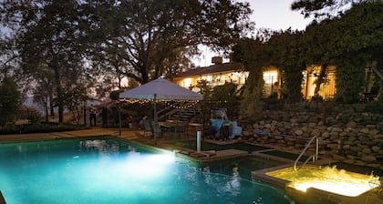 Hilltop Manor- Views - Family Home/Private - Pool and Spa