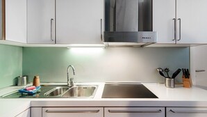 茶具/咖啡用具、冰箱、微波炉、烤箱