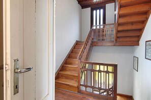 Interior - Luxurious villa with pool (Villa Oleandra) (Dizzasco)