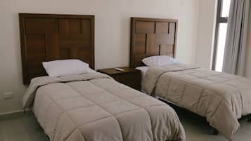 4 bedrooms, iron/ironing board, WiFi, bed sheets