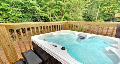 {Doo-Wop Den} 50’s Vibe + Hot Tub