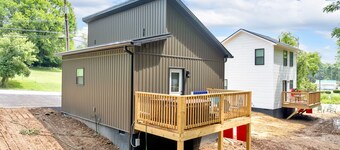 Bristol’s Doo-Wop Den – A 1950s-Themed Retreat with a Modern Twist