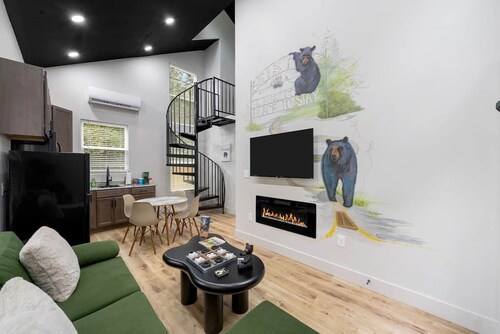 *NEW* Bristol’s Mountain Side Oasis