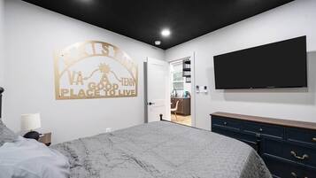 2 slaapkamers, een strijkplank/strijkijzer, wifi, beddengoed