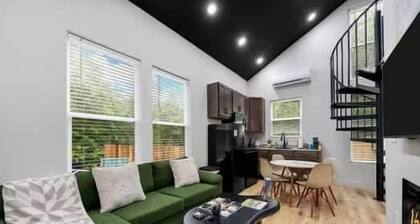 *NEW* Bristol’s Mountain Side Oasis