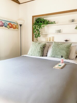 4 bedrooms, desk, iron/ironing board, WiFi