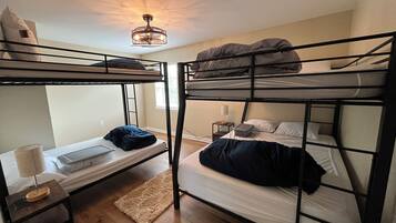 4 bedrooms, WiFi, bed sheets