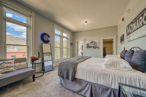 Palace Hotel Condos- Suite 307- Elegant Suite with Historic Style