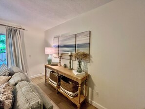 TV - 316 Unit C - Welcome To Paradise! (Fort Pierce)