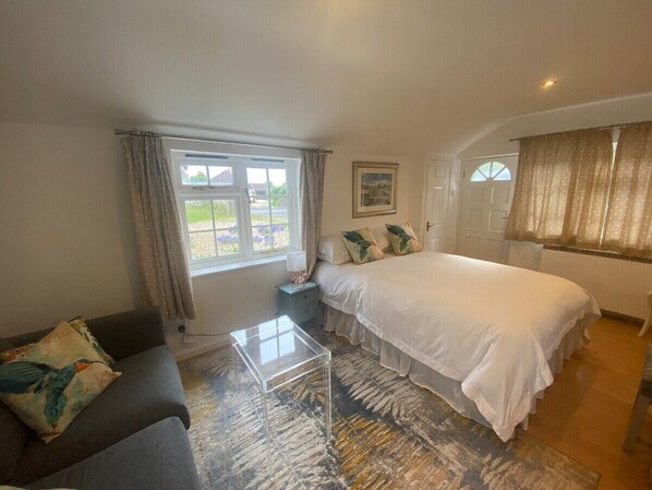 1 bedroom, travel cot, free WiFi, bed sheets