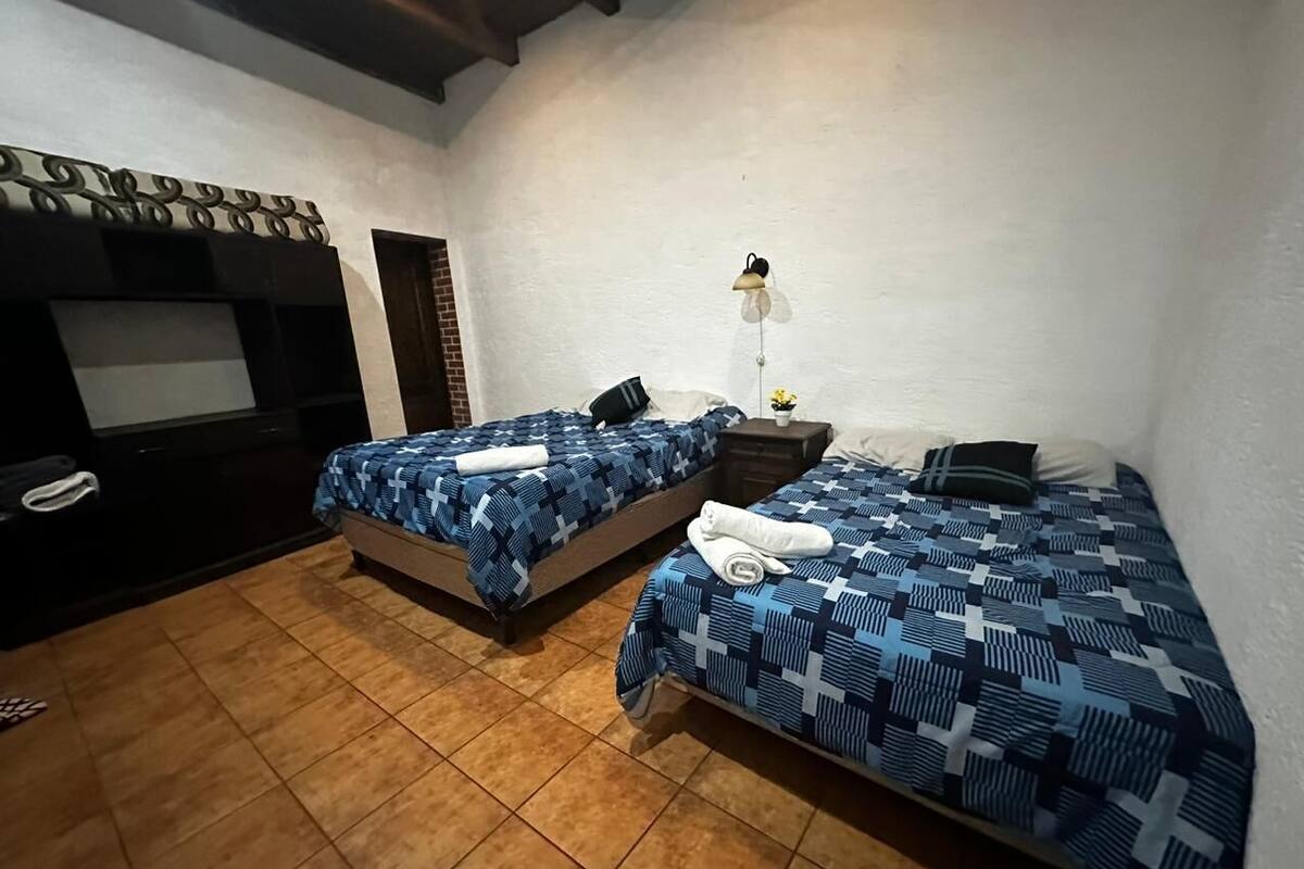 Basic-Doppelzimmer, Blick auf den Innenhof | Kostenloses WLAN