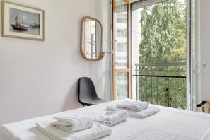 3 bedrooms, iron/ironing board, free WiFi, bed sheets