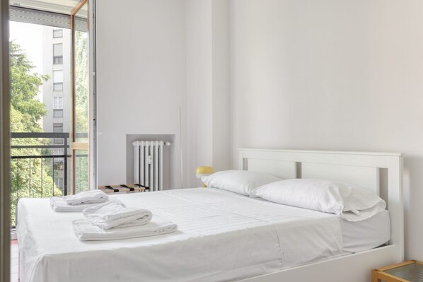 3 habitaciones, escritorio, tabla de planchar con plancha y wifi gratis 