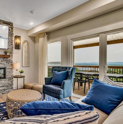 Stunning Table Rock Lake Views with Free Tickets, Indoor & Outdoor Community Pools, Minutes to SDC