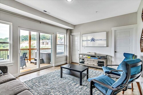 Stunning Table Rock Lake Views with Free Tickets, Indoor & Outdoor Community Pools, Minutes to SDC