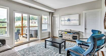 Stunning Table Rock Lake Views with Free Tickets, Indoor & Outdoor Community Pools, Minutes to SDC
