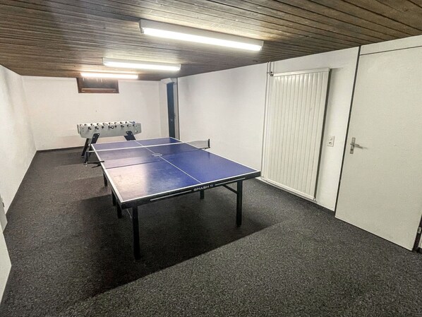 Games room - Cosy apartment for 4 people with WIFI, TV, balcony and panoramic view (Acletta)