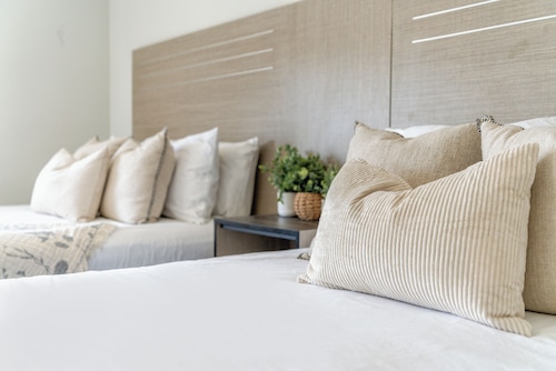 ERTH INN by AGA- San Ysidro