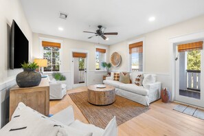 TV - Island Vibes at Emerald Palm / 2 Bedroom Condo Rosemary Beach / 2 Bikes (Rosemary Beach)