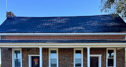 Farm house without the work. Enjoy the fresh air and the star gazing at night.