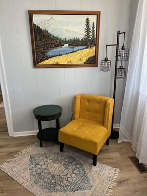 Interior - Farm house without the work. Enjoy the fresh air and the star gazing at night. (Cornersville)