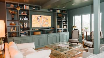 Smart TV, books