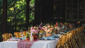 Espace banquet en plein air