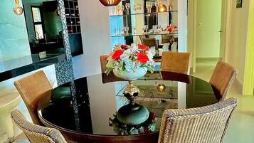 Basic-Apartment | Esszimmer