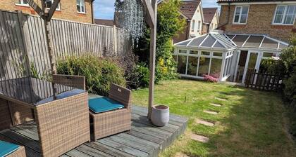Modern 3B Eastbourne Retreat: Tranquil and Cozy Stay