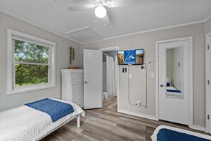 4 bedrooms, Internet, bed sheets