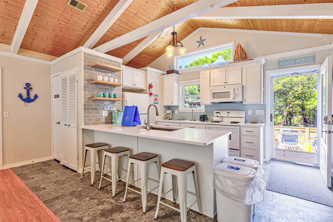 ثلاجة، ميكروويف، فرن، موقد طهي مسطح