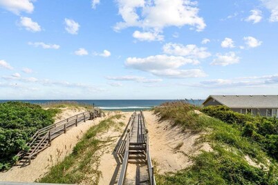 Fancy Free | Oceanfront | Hot Tub