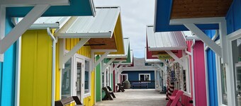 Ocean Shores studio with kitchenette-minutes from beach-Anchor Ashore Condo #1