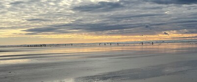 Ocean Shores studio with kitchenette-minutes from beach-Anchor Ashore Condo #1