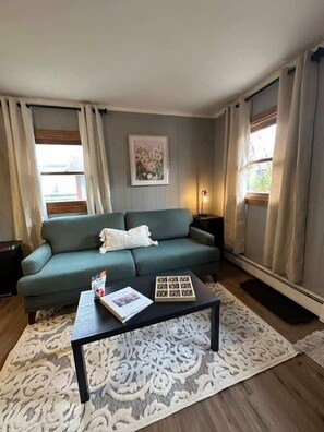 TV connectée, cheminée, baby-foot, espaces bureaux