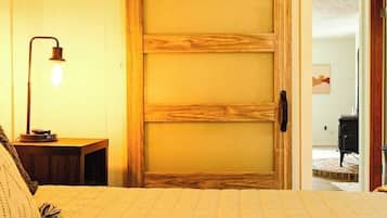 1 bedroom, desk, iron/ironing board, travel cot