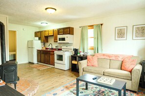 Smart TV, fireplace, table football, offices - Winter Vacay Hangout at Powderhorn Mountain (Bessemer)