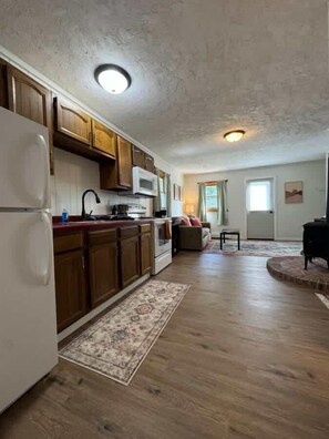 Smart-TV, peis, fotballspill og kontorer