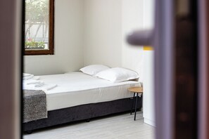 1 bedroom, iron/ironing board, travel cot, WiFi