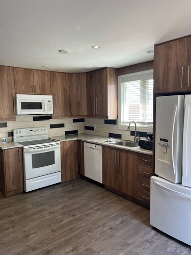 Cozy & Clean upper unit