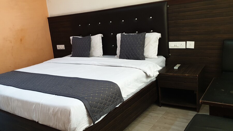 Soham Hotel