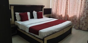 Deluxe Double Room, Mountain View | Free WiFi - Soham Hotel (Dharamshala)