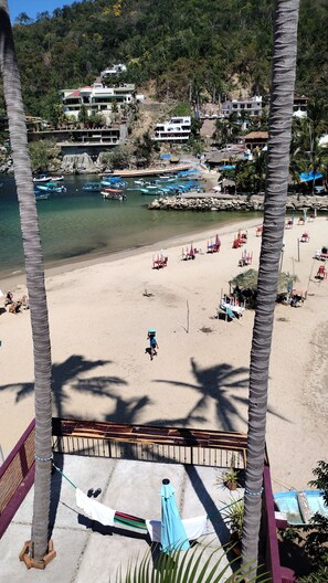 Sun-loungers, beach towels