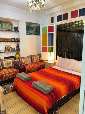 3 bedrooms, WiFi, bed sheets - Villa in Rabat unique center sea view, swimming pool and private SPA Saharaoui tent, (Rabat)