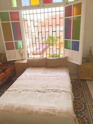 3 bedrooms, WiFi, bed sheets - Villa in Rabat unique center sea view, swimming pool and private SPA Saharaoui tent, (Rabat)